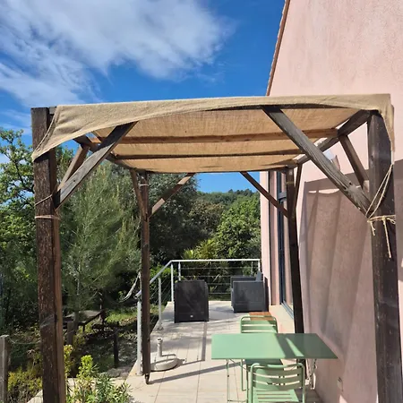 Bastide Cigaline Nyaraló